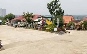 Kampung Abdi Resort Syariah Mitra Reddoorz