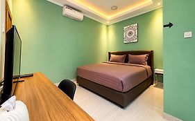 Kampung Abdi Resort Syariah Mitra Reddoorz
